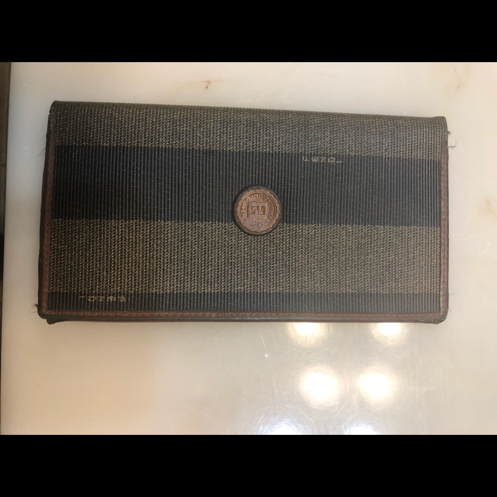 Fendi checkbook / wallet